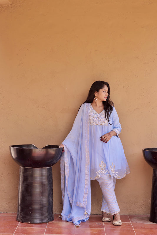 Zariya Scalloped Organza Kurta Set – Powder Blue