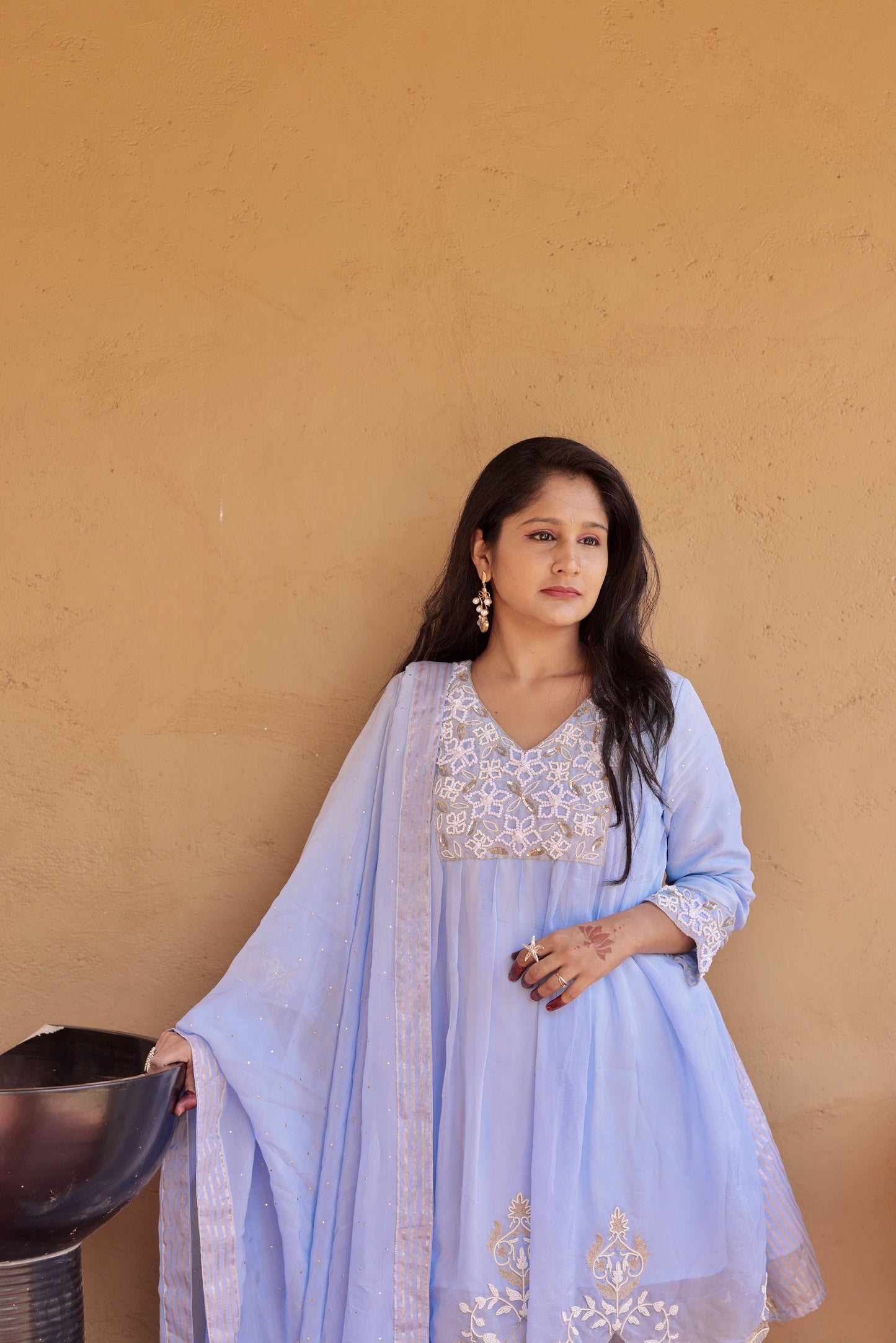 Zariya Scalloped Organza Kurta Set – Powder Blue