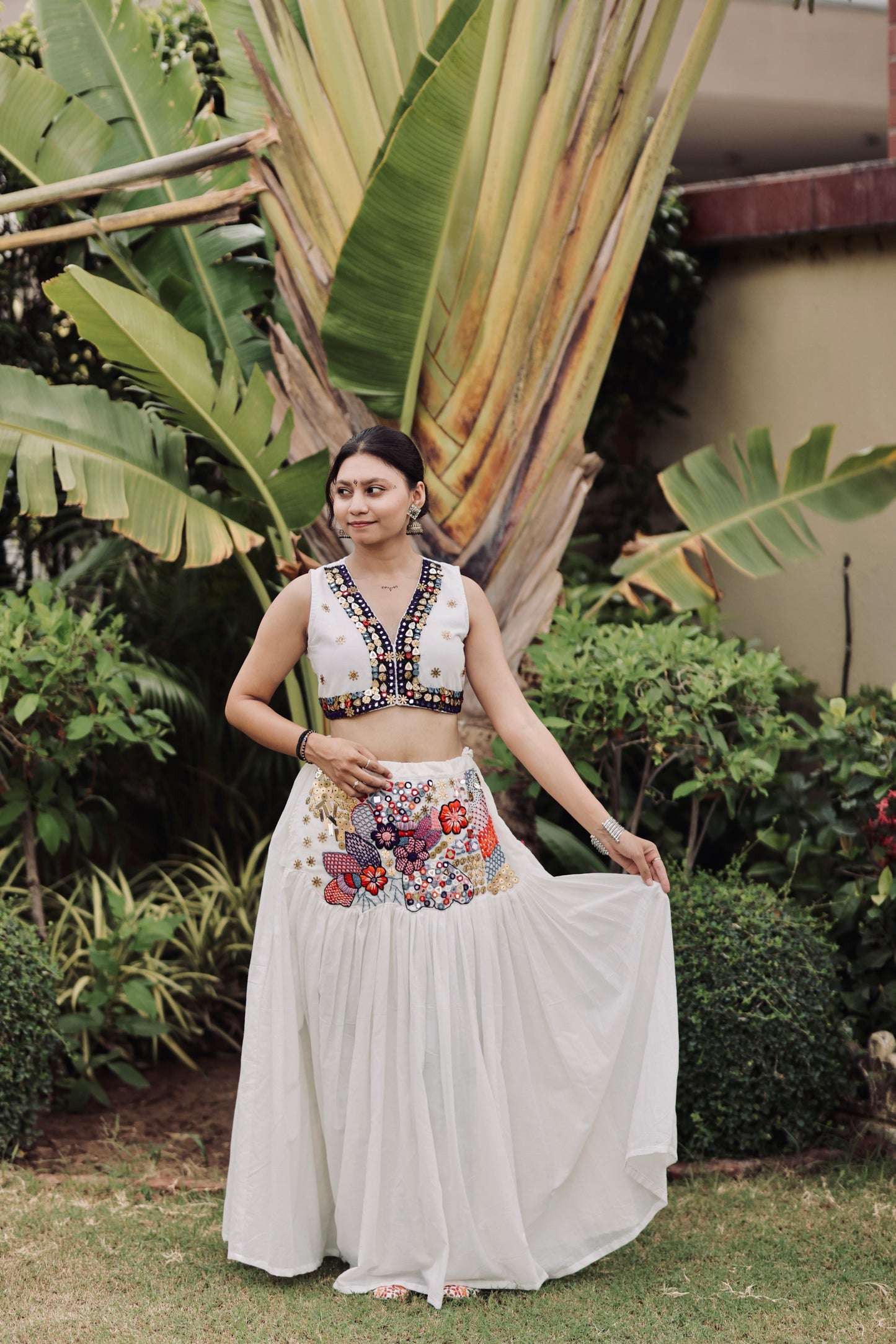 Gulnaar Lehenga - White